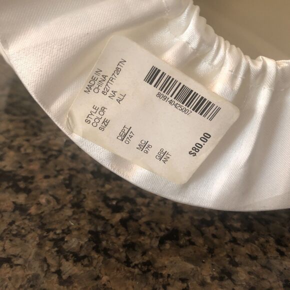 18" Angel Tree Topper. Lace And Bead Embroidery,Tags Still On Bottom - Picture 5 of 6